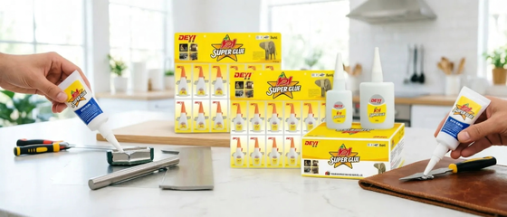 Ταχεία θεραπεία 502 Super Glue με 15 έως 20 δευτερόλεπτα αρχικό χρόνο θεραπείας και 12 μήνες διάρκεια ζωής εξασφαλίζοντας ισχυρότητα και δεσμούς